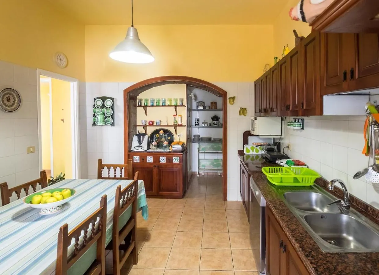 Donde Conchita, Cerca Del Aeropuerto Norte La Laguna  Séjour chez l'habitant La Laguna (Tenerife)